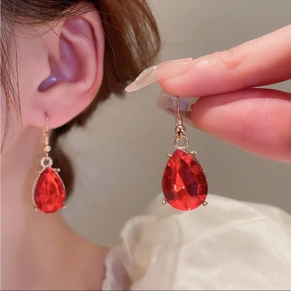 Private Label Gold-Tone Necklace and Earring Set with Red Teardrop Crystals NEW - Picture 7 of 8